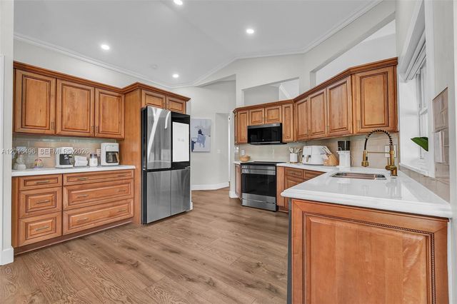 4133 NW 81st Ter, Coral Springs, FL 33065