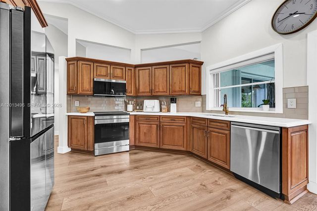 4133 NW 81st Ter, Coral Springs, FL 33065