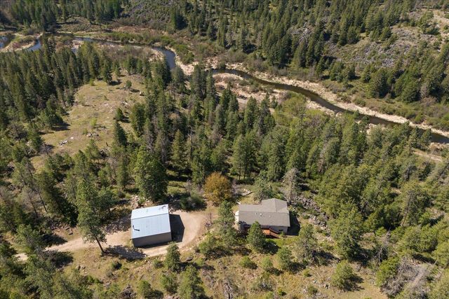 5919 E Grouse Rd, Chattaroy, WA 99003