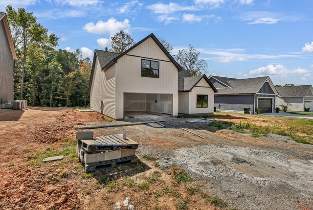 277 Wayne Hall Rd, Clarksville, TN 37040