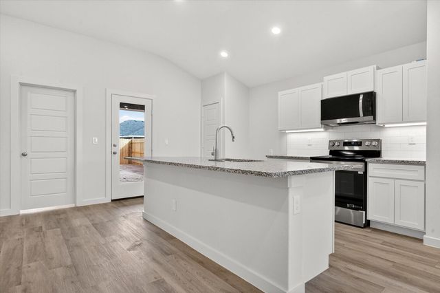 13827 Gary Avenue, Lubbock, TX 79423