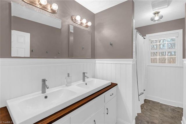 8024 Fogleman Road, Oak Ridge, NC 27310