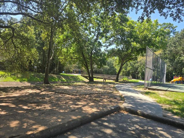 600 Hilliard Street 2, Conroe, TX 77301