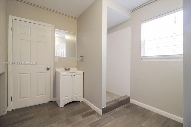 721 N E St 0, Lake Worth, FL 33460