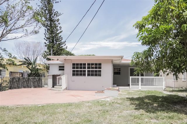 721 N E St 0, Lake Worth, FL 33460