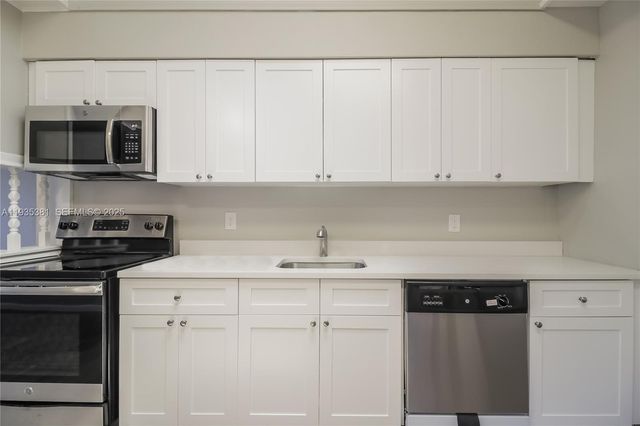 721 N E St 0, Lake Worth, FL 33460