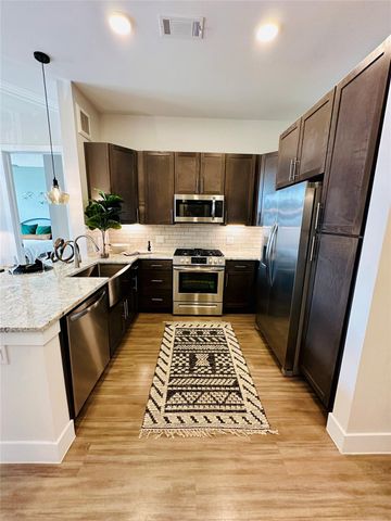 3003 Summer Street 134, Houston, TX 77007
