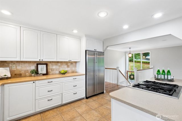 304 128th Avenue SE, Bellevue, WA 98005