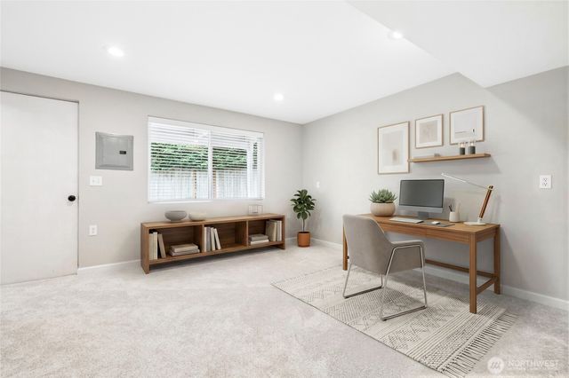 304 128th Avenue SE, Bellevue, WA 98005