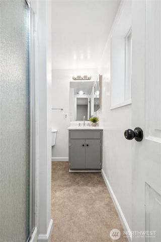 304 128th Avenue SE, Bellevue, WA 98005