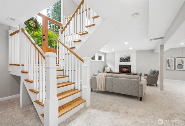 304 128th Avenue SE, Bellevue, WA 98005