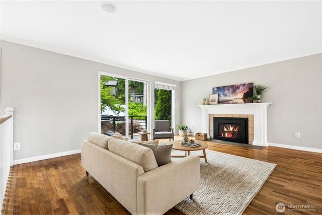304 128th Avenue SE, Bellevue, WA 98005