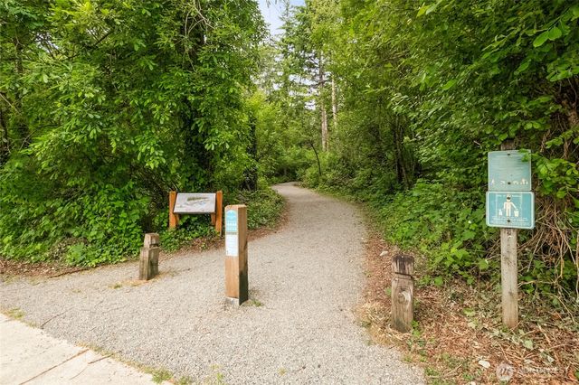 304 128th Avenue SE, Bellevue, WA 98005