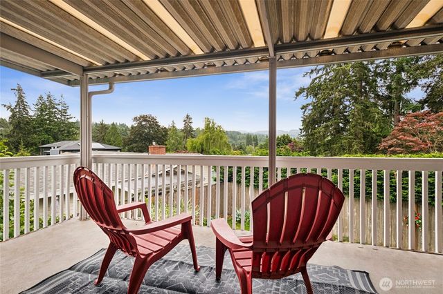 304 128th Avenue SE, Bellevue, WA 98005