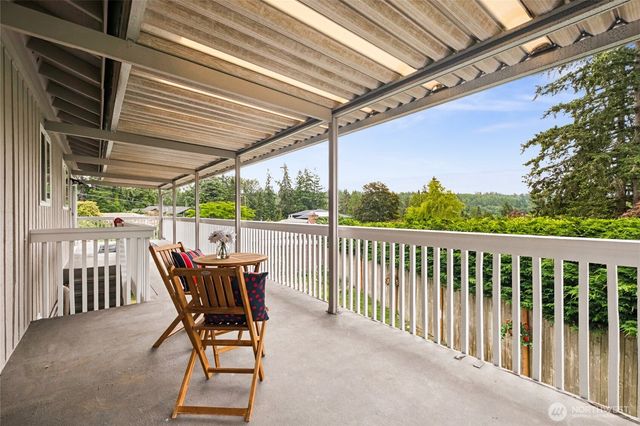 304 128th Avenue SE, Bellevue, WA 98005