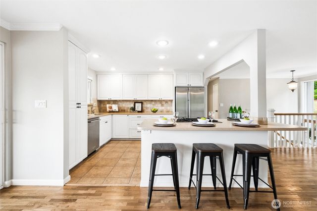 304 128th Avenue SE, Bellevue, WA 98005