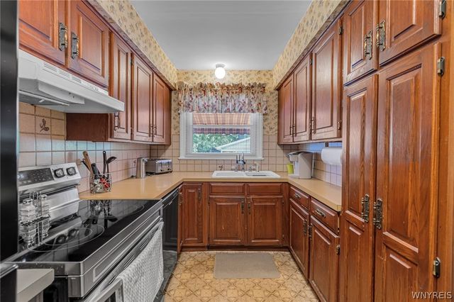 209 California Drive, Amherst, NY 14221