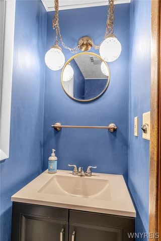 209 California Drive, Amherst, NY 14221