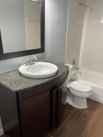 6402 Del Monte Drive 72, Houston, TX 77057