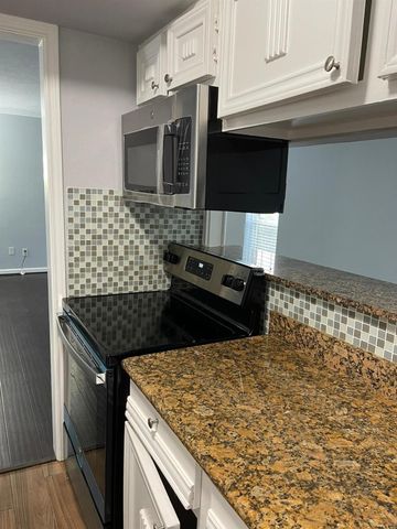 6402 Del Monte Drive 72, Houston, TX 77057