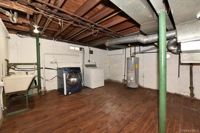 7515 196th Place, Fresh Meadows, NY 11366