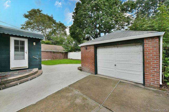 7515 196th Place, Fresh Meadows, NY 11366