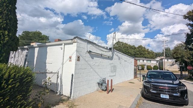 834 Admiral Street, Providence, RI 02904