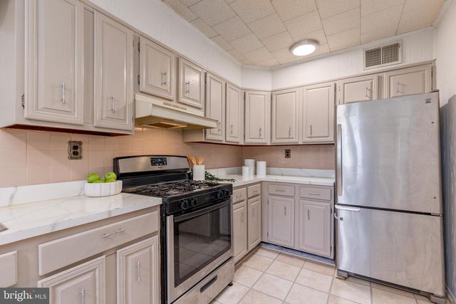 6426 SHERWOOD RD, Baltimore, MD 21239