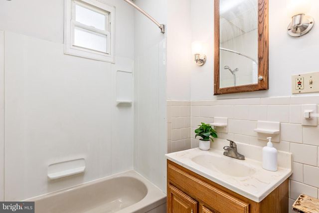 6426 SHERWOOD RD, Baltimore, MD 21239