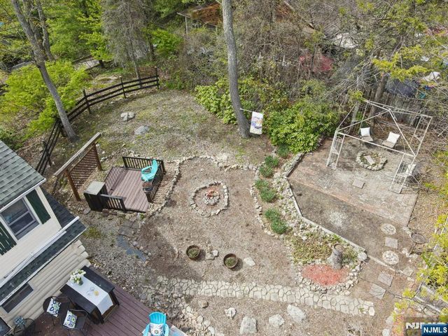 69 Lindys Drive, West Milford, NJ 07480