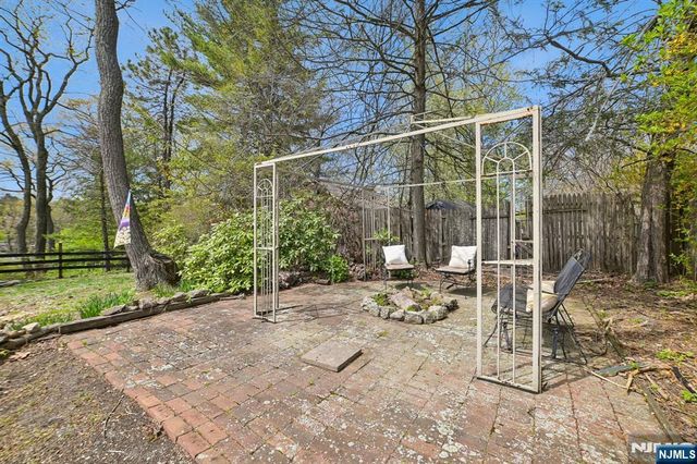 69 Lindys Drive, West Milford, NJ 07480