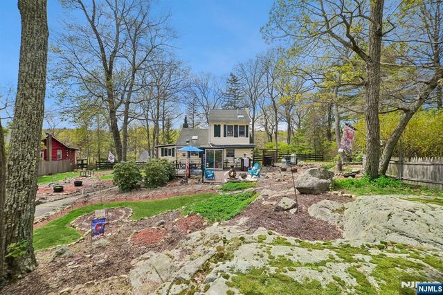 69 Lindys Drive, West Milford, NJ 07480