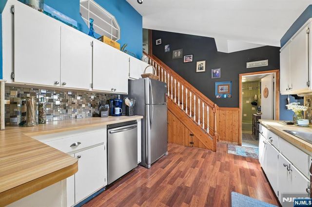 69 Lindys Drive, West Milford, NJ 07480