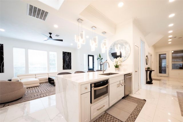 4744 Post Oak Timber Drive 39, Houston, TX 77056