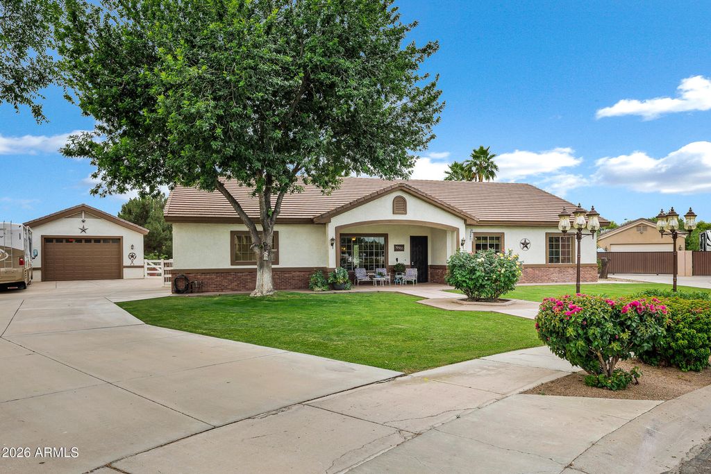 Image 2 of property listing at 19905 E ARROYO Court, Queen Creek, AZ 85142