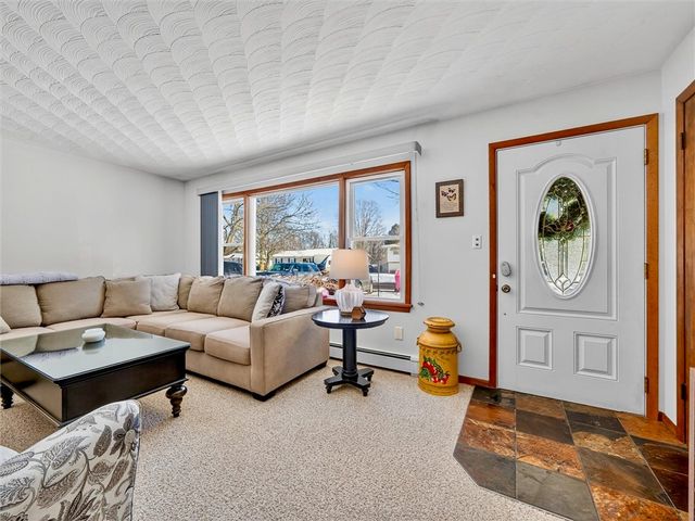 41 Appian Drive, Gates, NY 14606