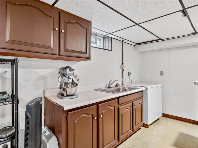 41 Appian Drive, Gates, NY 14606