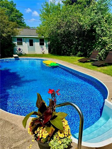 41 Appian Drive, Gates, NY 14606