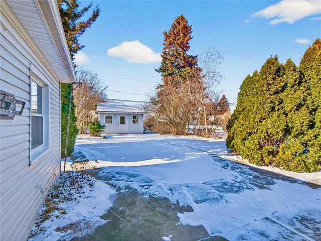 41 Appian Drive, Gates, NY 14606