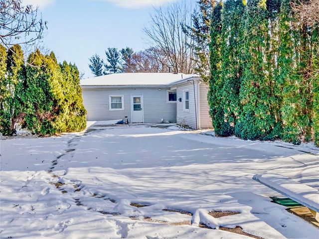 41 Appian Drive, Gates, NY 14606