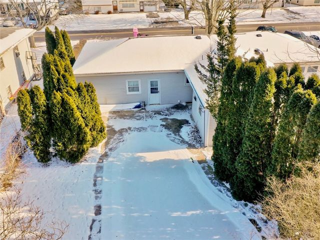 41 Appian Drive, Gates, NY 14606