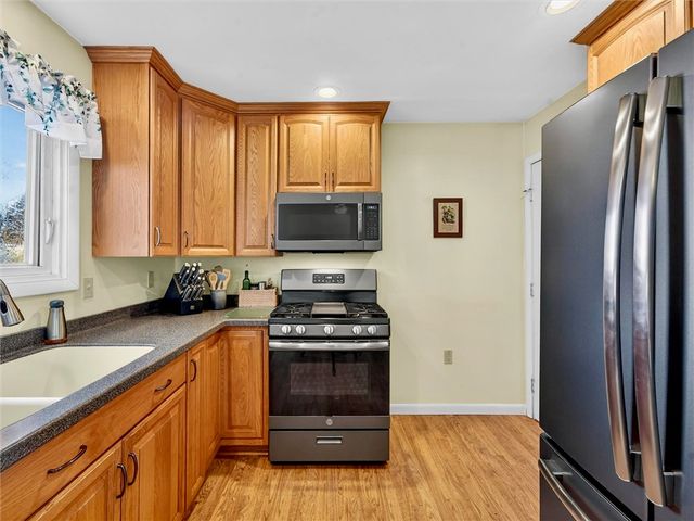 41 Appian Drive, Gates, NY 14606