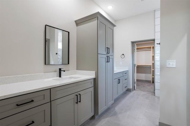 5522 N St. Paul Ct., Wichita, KS 67204