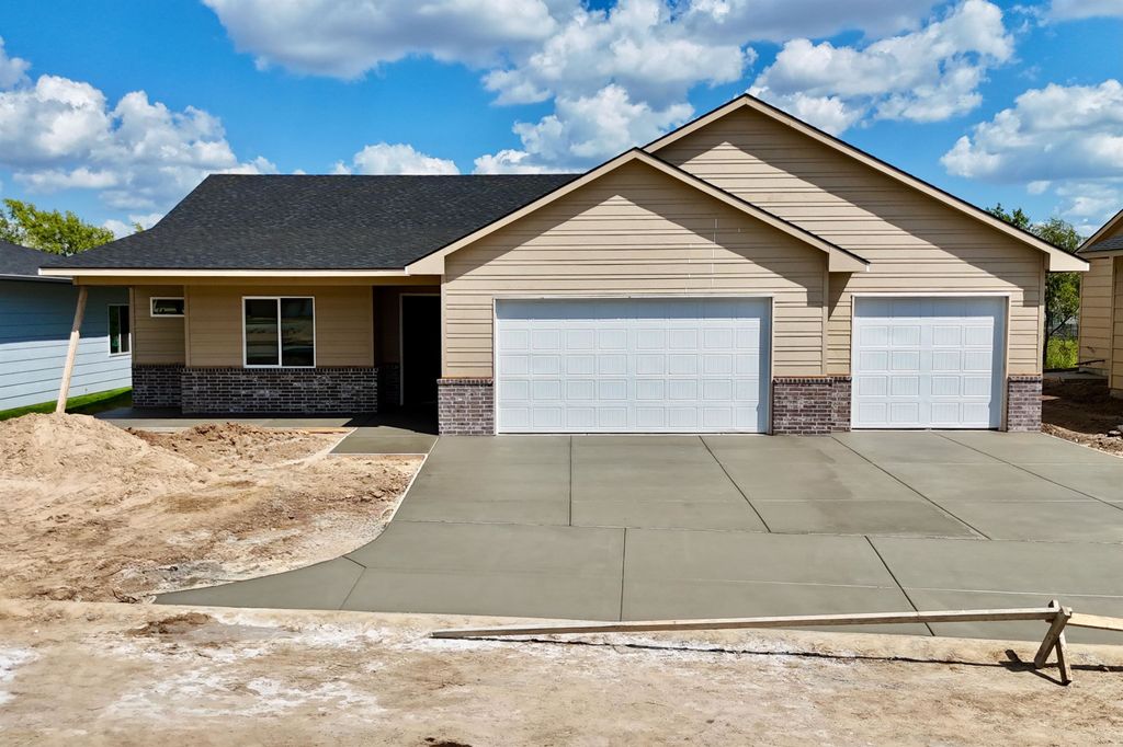 5522 N St. Paul Ct., Wichita, KS 67204