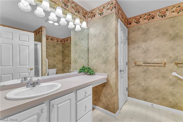 29 Community Drive, Avon Lake, OH 44012