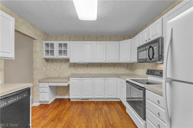 29 Community Drive, Avon Lake, OH 44012