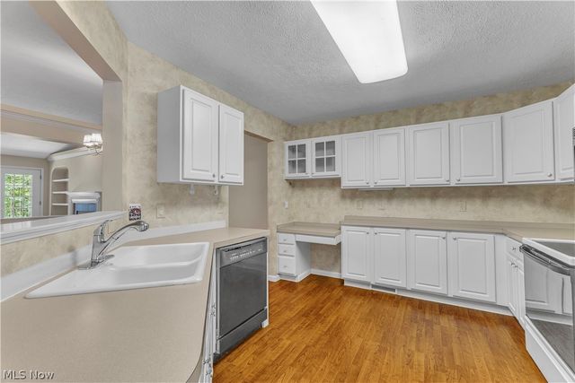 29 Community Drive, Avon Lake, OH 44012