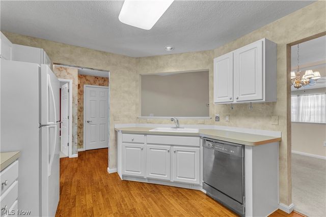 29 Community Drive, Avon Lake, OH 44012