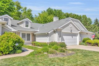 29 Community Drive, Avon Lake, OH 44012