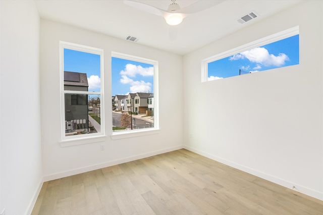 2211 E M Franklin Ave 22, Austin, TX 78723